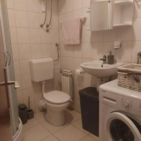 Tinna Apartment *
